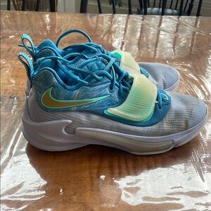 Nike  Paul George Blue and White Sneakers with Breathable Mesh